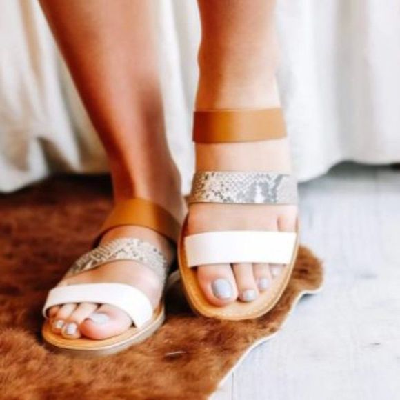 NEW Women’s 3-Strap Sandal by Soda, Neutral Colors Snakeskin size 7.5 - Picture 5 of 6